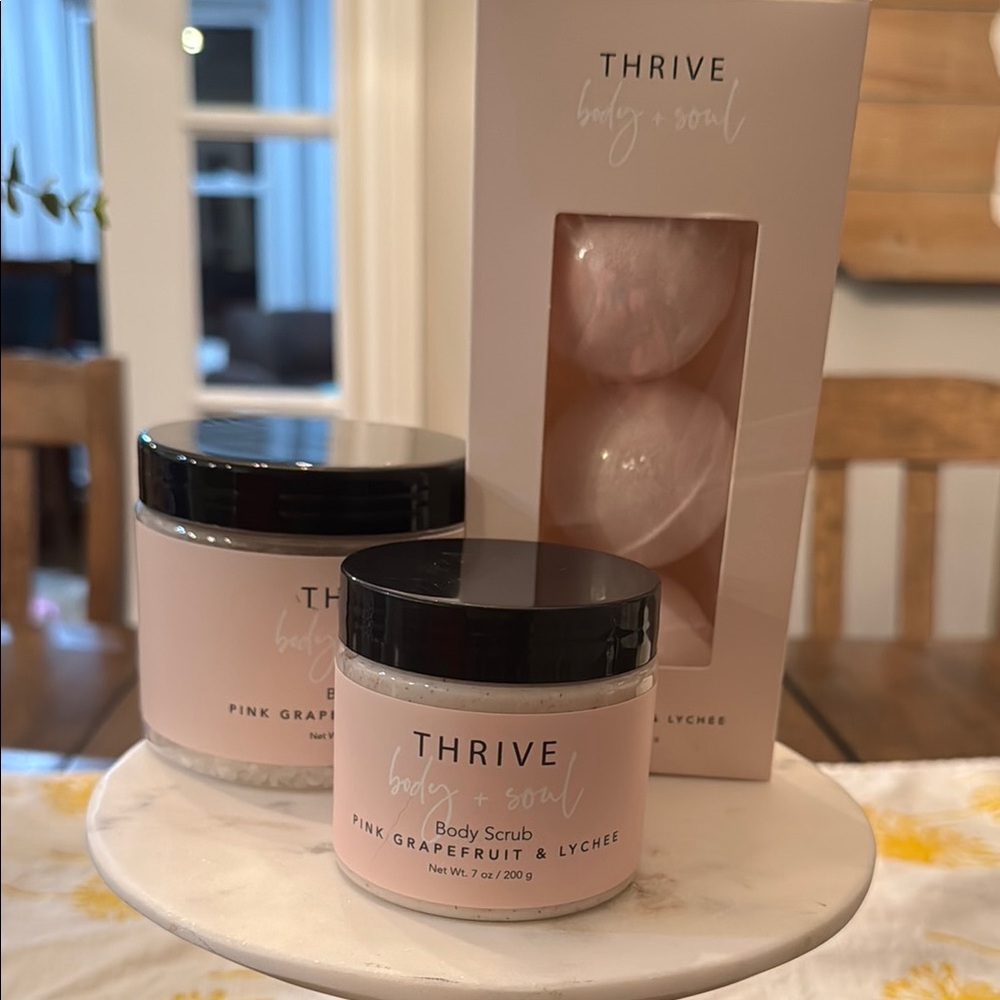 Thrive Pink Grapefruit & Lychee Body Scrub Set